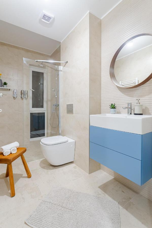 Il Lago - Azur - Cozy Luxurious Smart Home By The Lake Voluntari Eksteriør bilde